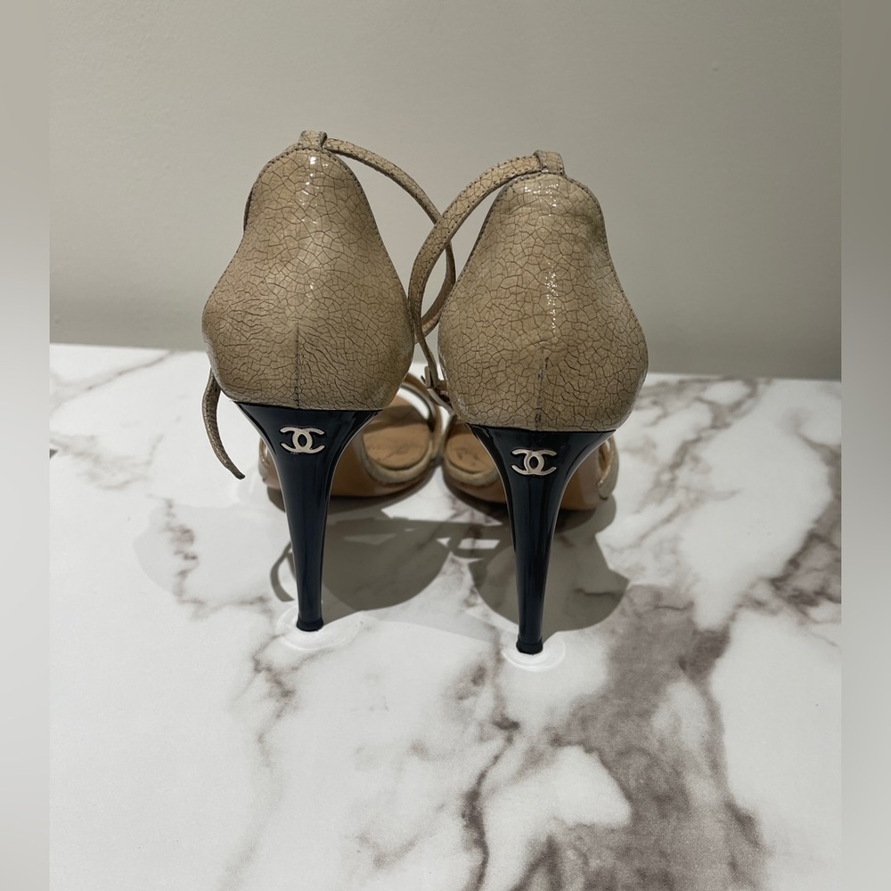 Chanel heels - Picture 2 of 5